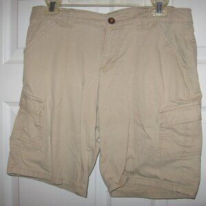 Lee Mid Rise Fit Khaki Shorts Women's Size 8 Medium Tan